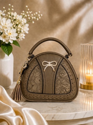 img/products/handbags/xHBJO6799-KHA_900.jpeg